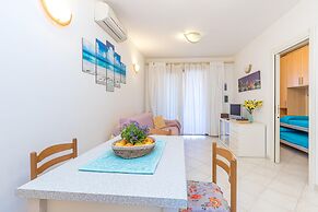 Il Borgo B5 700 Mt From the Beach