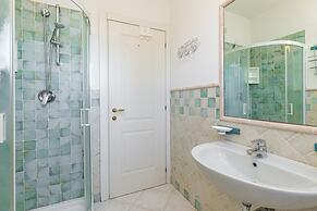 Il Borgo B5 700 Mt From the Beach