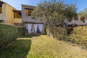 Il Borgo B5 700 Mt From the Beach