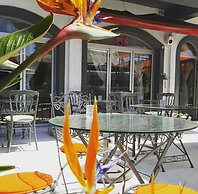 Cesme Marina Sahil Otel