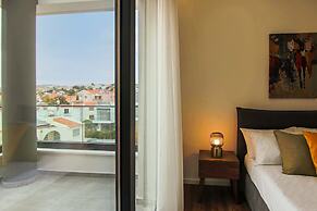 Phaedrus Living: Sea View Anna Residence 301