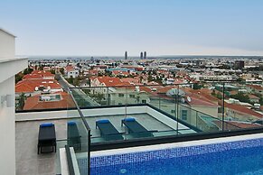 Phaedrus Living: Sea View Anna Residence 301