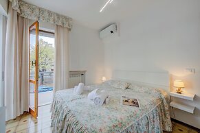 Il Tulipano Giallo 100m From The Sea