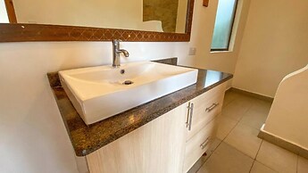 Stay.Plus Nakuru Luxury Villas