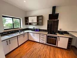 Stay.Plus Nakuru Luxury Villas