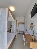 Eutuxia Rooms & Studios