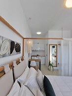 Eutuxia Rooms & Studios