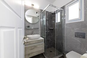 Eutuxia Rooms & Studios