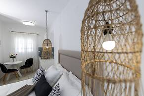 Eutuxia Rooms & Studios