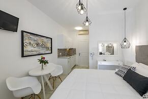 Eutuxia Rooms & Studios