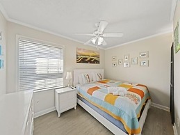 Life's A Beach - Walk To Everything In Historic Carolina Beach! 1 Bedr