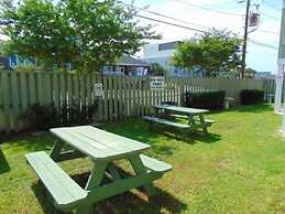 Life's A Beach - Walk To Everything In Historic Carolina Beach! 1 Bedr