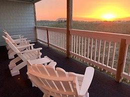 Driftwood Cottage - First Floor Oceanfront Beach Retreat! Exceptional 