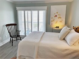 Driftwood Cottage - First Floor Oceanfront Beach Retreat! Exceptional 