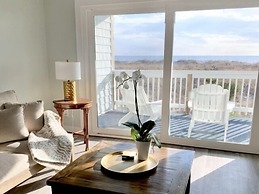 Driftwood Cottage - First Floor Oceanfront Beach Retreat! Exceptional 