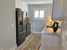 Driftwood Cottage - First Floor Oceanfront Beach Retreat! Exceptional 