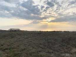 Driftwood Cottage - First Floor Oceanfront Beach Retreat! Exceptional 