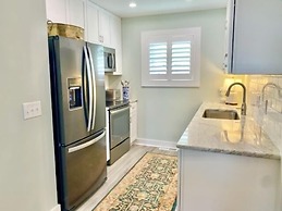 Driftwood Cottage - First Floor Oceanfront Beach Retreat! Exceptional 