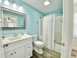 Hale Makai - Relaxing Family Vacation Just A Block From The Beach! Ama