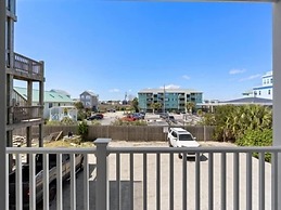 Laid Back By The Sea - Steps From The Beach With Amazing Ocean Views.