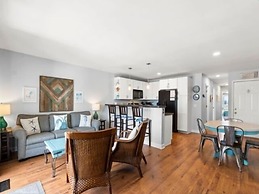 Laid Back By The Sea - Steps From The Beach With Amazing Ocean Views.