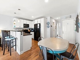 Laid Back By The Sea - Steps From The Beach With Amazing Ocean Views.