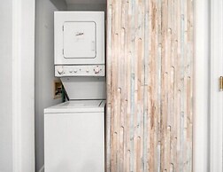 Laid Back By The Sea - Steps From The Beach With Amazing Ocean Views.