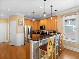 After Dune Delight - Relax And Unwind In This Fun And Spacious 3 Story