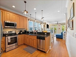 After Dune Delight - Relax And Unwind In This Fun And Spacious 3 Story