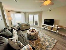 Carolina Beach Dreamin - Light Filled South Side End Unit. Ocean Views
