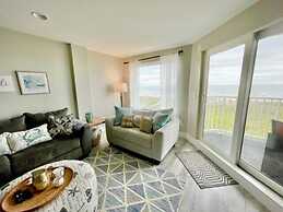 Carolina Beach Dreamin - Light Filled South Side End Unit. Ocean Views