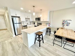 Carolina Beach Dreamin - Light Filled South Side End Unit. Ocean Views