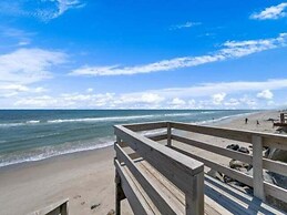 A Shore Thing 1 - Oceanfront And Dog Friendly! Private Beach Access! 3