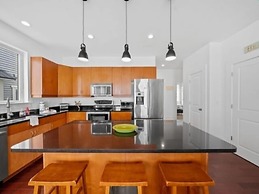 A Shore Thing 1 - Oceanfront And Dog Friendly! Private Beach Access! 3