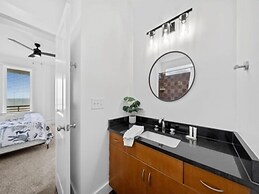 A Shore Thing 1 - Oceanfront And Dog Friendly! Private Beach Access! 3