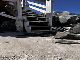 A Shore Thing 1 - Oceanfront And Dog Friendly! Private Beach Access! 3