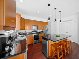 A Shore Thing 1 - Oceanfront And Dog Friendly! Private Beach Access! 3