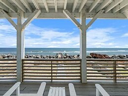 A Shore Thing 1 - Oceanfront And Dog Friendly! Private Beach Access! 3