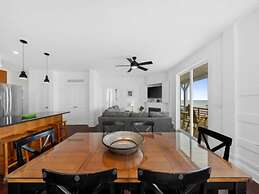 A Shore Thing 1 - Oceanfront And Dog Friendly! Private Beach Access! 3