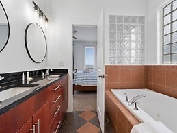 A Shore Thing 2 - Oceanfront And Pet Friendly Home - See The Sunrise,