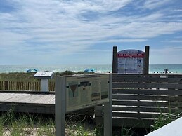 Kure Beach Villa - Enjoy Three Levels Of Luxury! Outdoor Pool And Gara