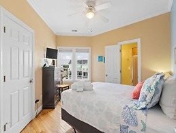 Kure Beach Villa - Enjoy Three Levels Of Luxury! Outdoor Pool And Gara