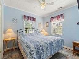 Flip Flop Paradise 2 Bedroom Cottage by RedAwning