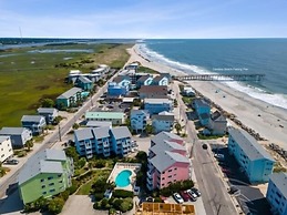 Beach Sunrise - Relaxing and Romantic! Enjoy ocean views from the bedr