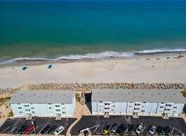 Beach Sunrise - Relaxing and Romantic! Enjoy ocean views from the bedr