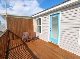 Out of the Blue - Short Walk to Kure Beach Pier, Restaurants, and Shop