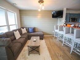 Out of the Blue - Short Walk to Kure Beach Pier, Restaurants, and Shop