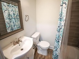 Out of the Blue - Short Walk to Kure Beach Pier, Restaurants, and Shop