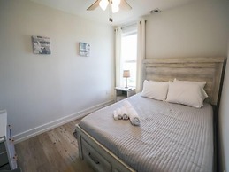 Out of the Blue - Short Walk to Kure Beach Pier, Restaurants, and Shop