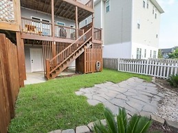 Out of the Blue - Short Walk to Kure Beach Pier, Restaurants, and Shop